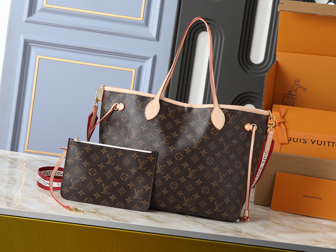 Louis Vuitton LV Classic Handbag Premium Canvas Model M26216 Gold Hardware Travel Ready High-End Fashion